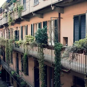 https://design-studio-centro-storico.it-lombardy.com